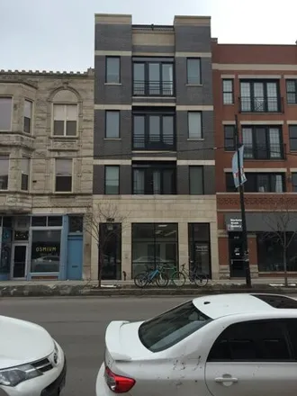 Rent this 3 bed condo on 1121 West Belmont Avenue in Chicago, IL 60657