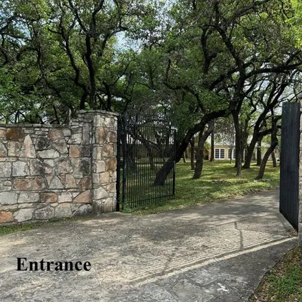 Image 1 - 144 Winding Way, Hill Country Village, Bexar County, TX 78232, USA - House for sale