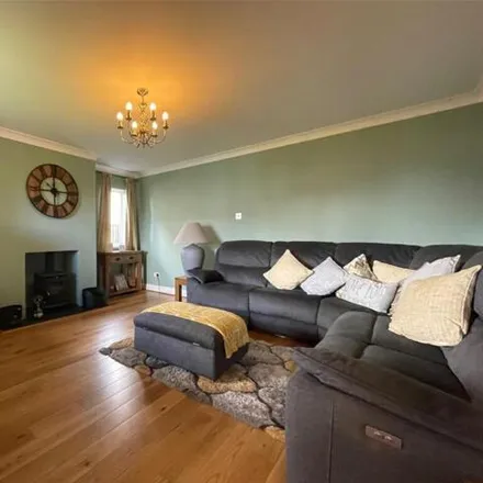 Image 7 - 18 Tudor Gardens, Pembrokeshire, SA61 1LB, United Kingdom - House for sale