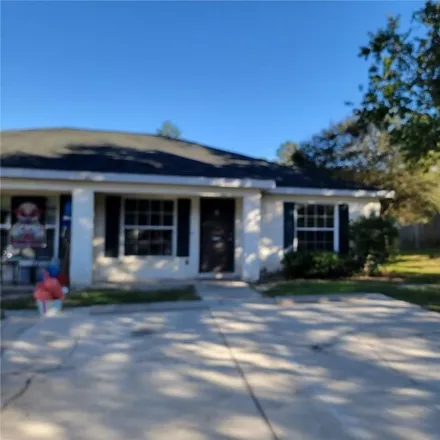 Rent this 3 bed house on 15723 33rd Avenue Road in Marion County, FL 34473