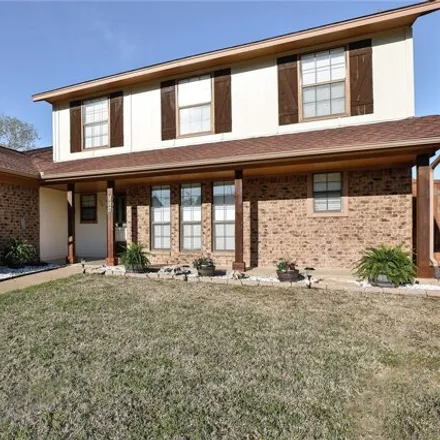 Image 3 - 528 Calvert Court, Lewisville, TX 75067, USA - House for sale