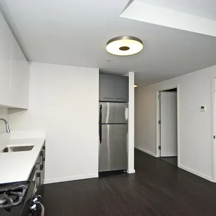 Rent this 3 bed apartment on 225 East 44th Street in New York, NY 10017