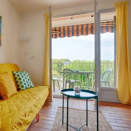 Rent this 2 bed apartment on A3 Les Aigues-Marines in 83270 Saint-Cyr-sur-Mer, France