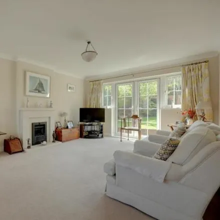 Image 4 - 12 Sycamore Drive, Burgess Hill, RH15 0GH, United Kingdom - House for sale