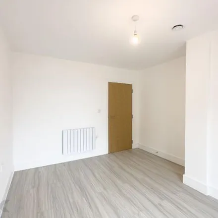 Rent this 1 bed apartment on Cozzy Lounge in Munster Avenue, London
