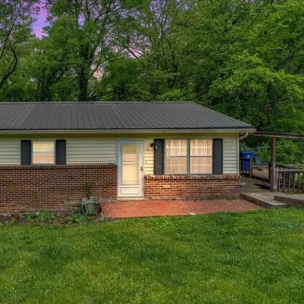 Buy this 3 bed house on 3055 West Hoyt Street in Ridgeside, Chattanooga