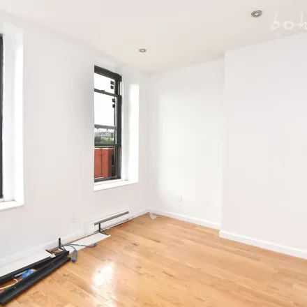 Rent this 3 bed apartment on 953 Columbus Avenue in New York, NY 10025