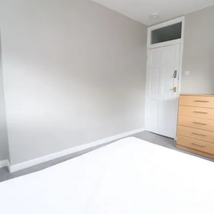 Image 3 - 19 Eric Street, London, E3 4TG, United Kingdom - Apartment for rent