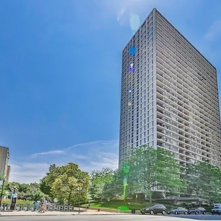 Rent this studio condo on Lincoln Park Tower in 1960 North Lincoln Park West, Chicago