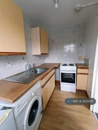 Image 4 - Wallace Street, Falkirk, FK2 7DU, United Kingdom - Apartment for rent