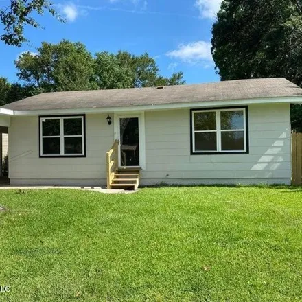 Rent this 3 bed house on 2219 Fulton Avenue in Pascagoula, MS 39567