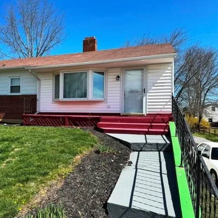 Buy this 3 bed house on 946 North 5th Street in Wytheville, VA 24382