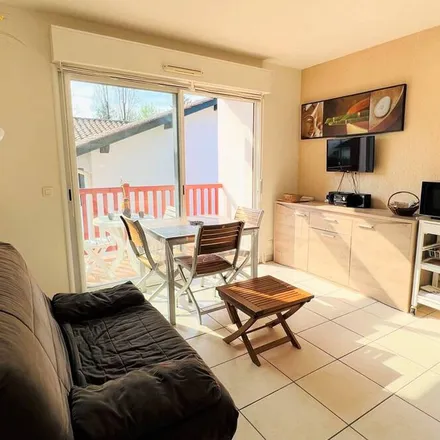 Rent this 1 bed apartment on 64250 Cambo-les-Bains