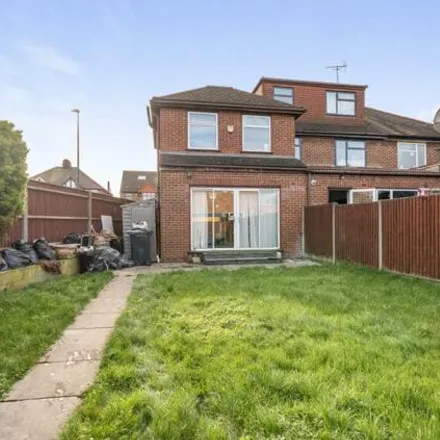 Image 5 - Northolme Gardens, South Stanmore, London, HA8 5BB, United Kingdom - House for sale