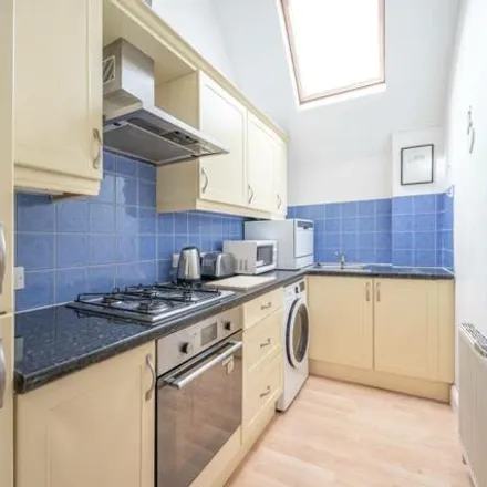 Image 4 - Brondesbury Court, 235 Willesden Lane, Brondesbury Park, London, NW2 5RE, United Kingdom - Apartment for rent