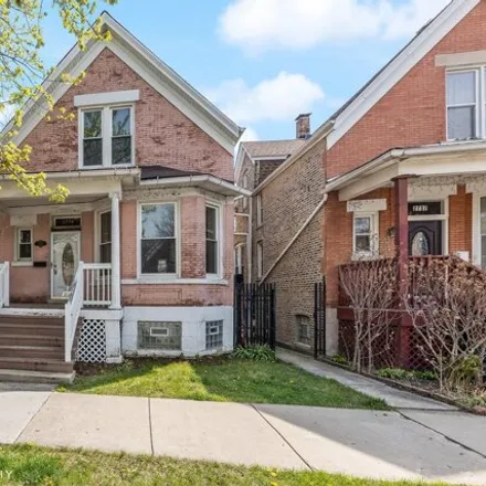 Buy this 4 bed house on 2739 North Sacramento Avenue in Chicago, IL 60647