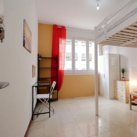 Rent this 4 bed room on Carrer del Rosselló in 161-169, 08001 Barcelona