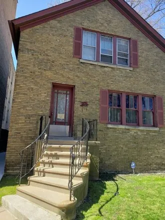 Rent this studio house on 7328 North Honore Street in Chicago, IL 60626