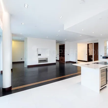 Rent this 4 bed apartment on Faraday House in Arches Lane, London