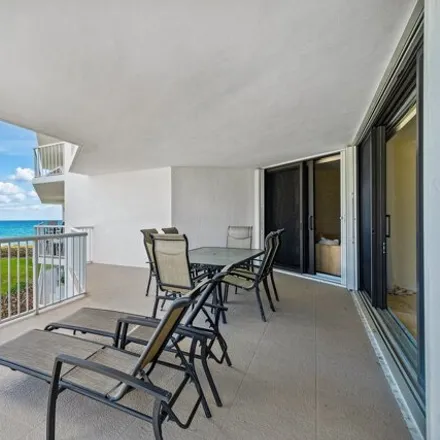 Buy this 2 bed condo on 3189 South Ocean Boulevard in Palm Beach, Palm Beach County