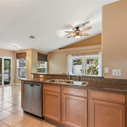 Image 2 - 632 Glenview Drive, Winter Garden, FL 34787, USA - House for sale