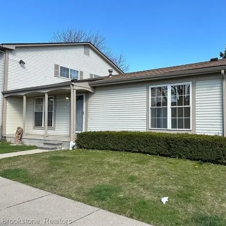 Image 3 - 35276 Terrybrook Drive, Sterling Heights, MI 48312, USA - Condo for sale