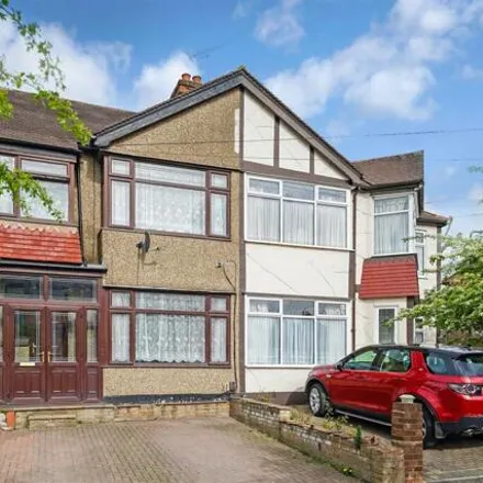 Buy this 3 bed townhouse on Cherrydown Close in London, E4 8DY