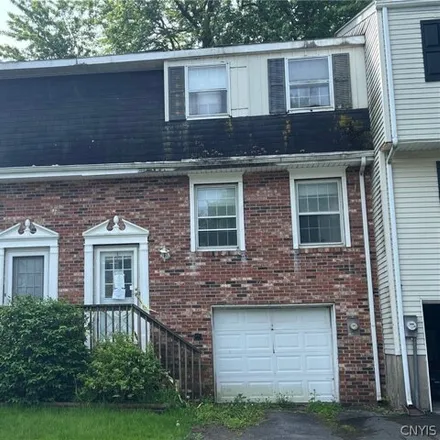 Buy this 3 bed townhouse on 4170 B Burningtree Road in Euclid, Clay