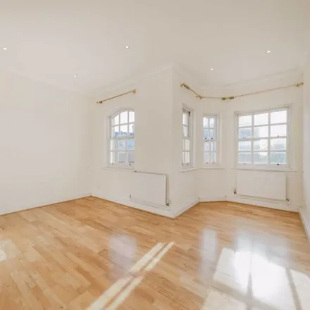 Image 3 - New End Theatre, 27 New End, London, NW3 1JD, United Kingdom - Townhouse for rent