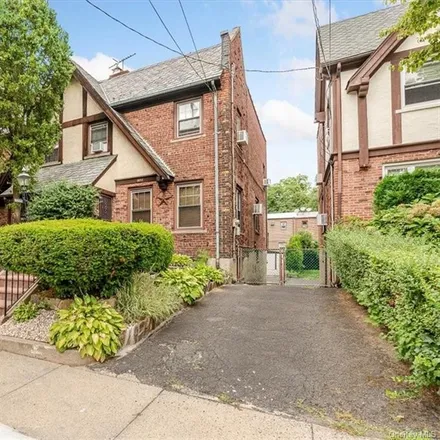 Image 1 - 1834 Tenbroeck Avenue, New York, NY 10461, USA - House for sale