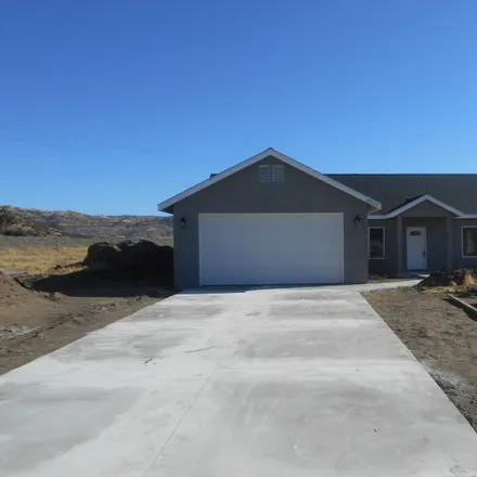 Buy this 3 bed house on 18894 Pinehurst Place in Stallion Springs, Kern County