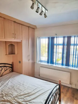 Rent this 1 bed room on Spencer Avenue in London, UB4 0QA