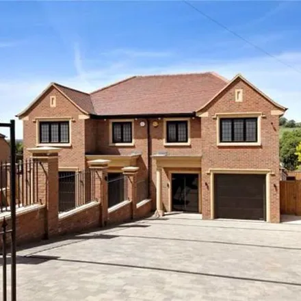 Rent this 4 bed duplex on Wash Hill Lea in Wooburn Green, HP10 0JD