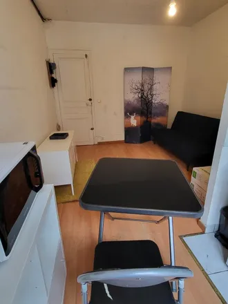 Rent this studio apartment on 132 Rue Cardinet in 75017 Paris, France