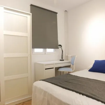 Rent this 6 bed apartment on Madrid in Calle de Ibiza, 36