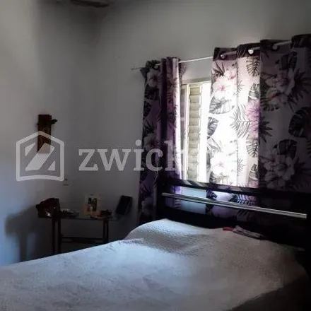 Buy this 3 bed house on Rua Antônio Castelhano in Lençóis Paulista, Lençóis Paulista - SP
