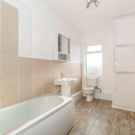 Image 3 - Brookhill Lane, Pinxton, NG16 6JX, United Kingdom - Townhouse for rent
