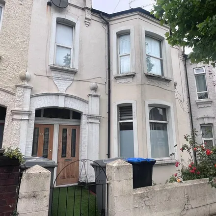 Rent this 3 bed house on Inman Road in London, NW10 9JT