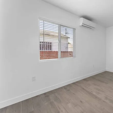 Image 5 - 699 West 115th Street, Los Angeles, CA 90044, USA - House for rent