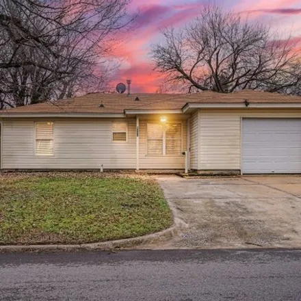 Rent this 3 bed house on 6222 Southeast 7th Street in Midwest City, OK 73110