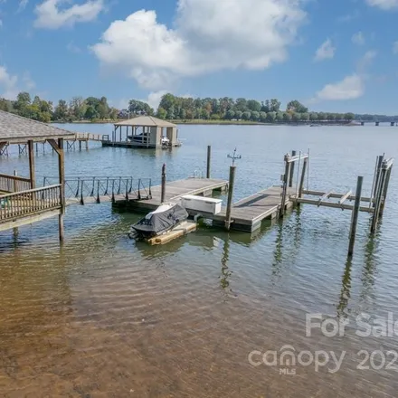Image 7 - 4284 Lake Shore Road North, Westport, Lincoln County, NC 28037, USA - House for sale