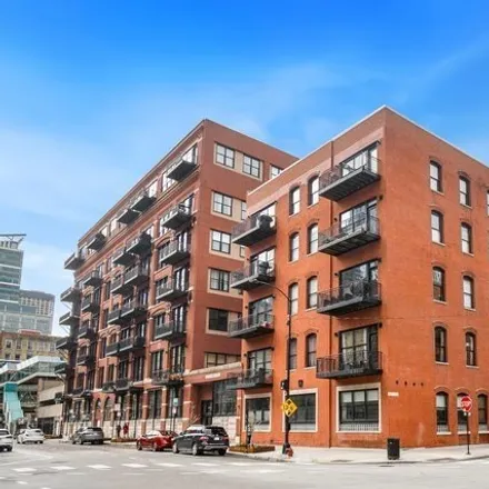 Buy this 2 bed condo on Clinton Street Lofts in 208-228 North Clinton Street, Chicago