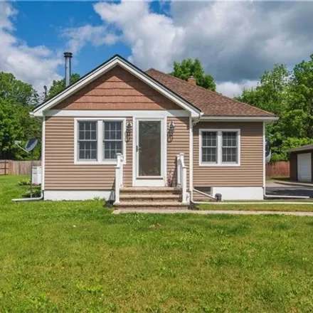 Buy this 3 bed house on 32 Bates Gates Rd in New Hampton, New York