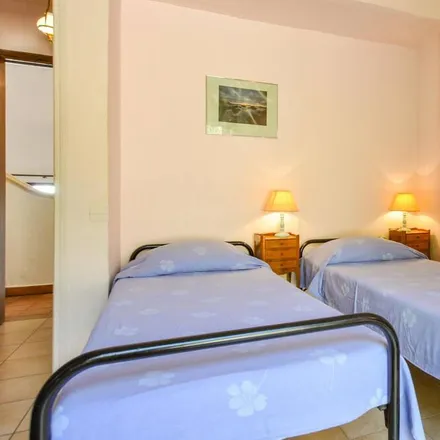 Rent this 3 bed duplex on 83120 Sainte-Maxime