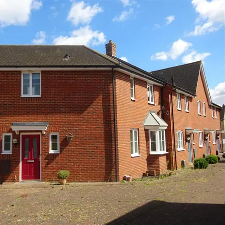 Rent this 3 bed townhouse on unnamed road in Bury St Edmunds, IP32 7GU
