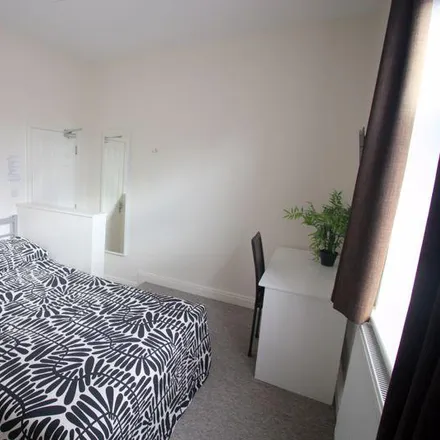 Rent this 1 bed room on Hardwick Grove in West Bridgford, NG2 5PG