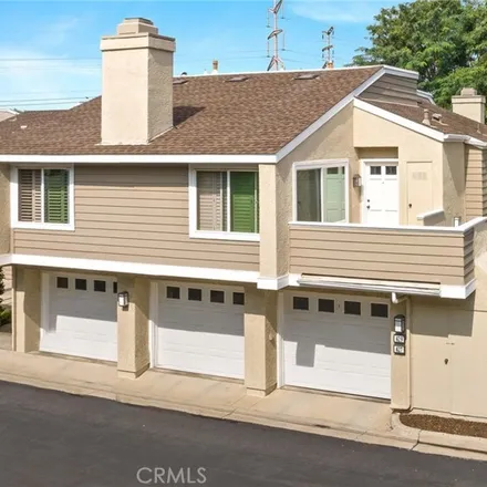 Buy this 2 bed townhouse on 454 Deerfield Avenue in Irvine, CA 92606