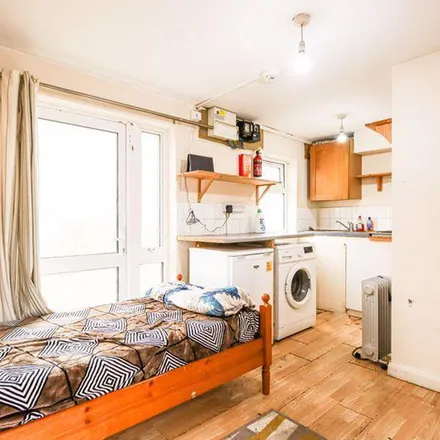 Rent this 1 bed apartment on Townsend Road in London, UB1 1HD