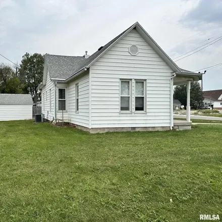 Image 3 - 119 West Avenue F, Lewistown, IL 61542, USA - House for sale