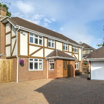 Buy this 4 bed house on 5 Tudor Wood Close in Glen Eyre, Southampton